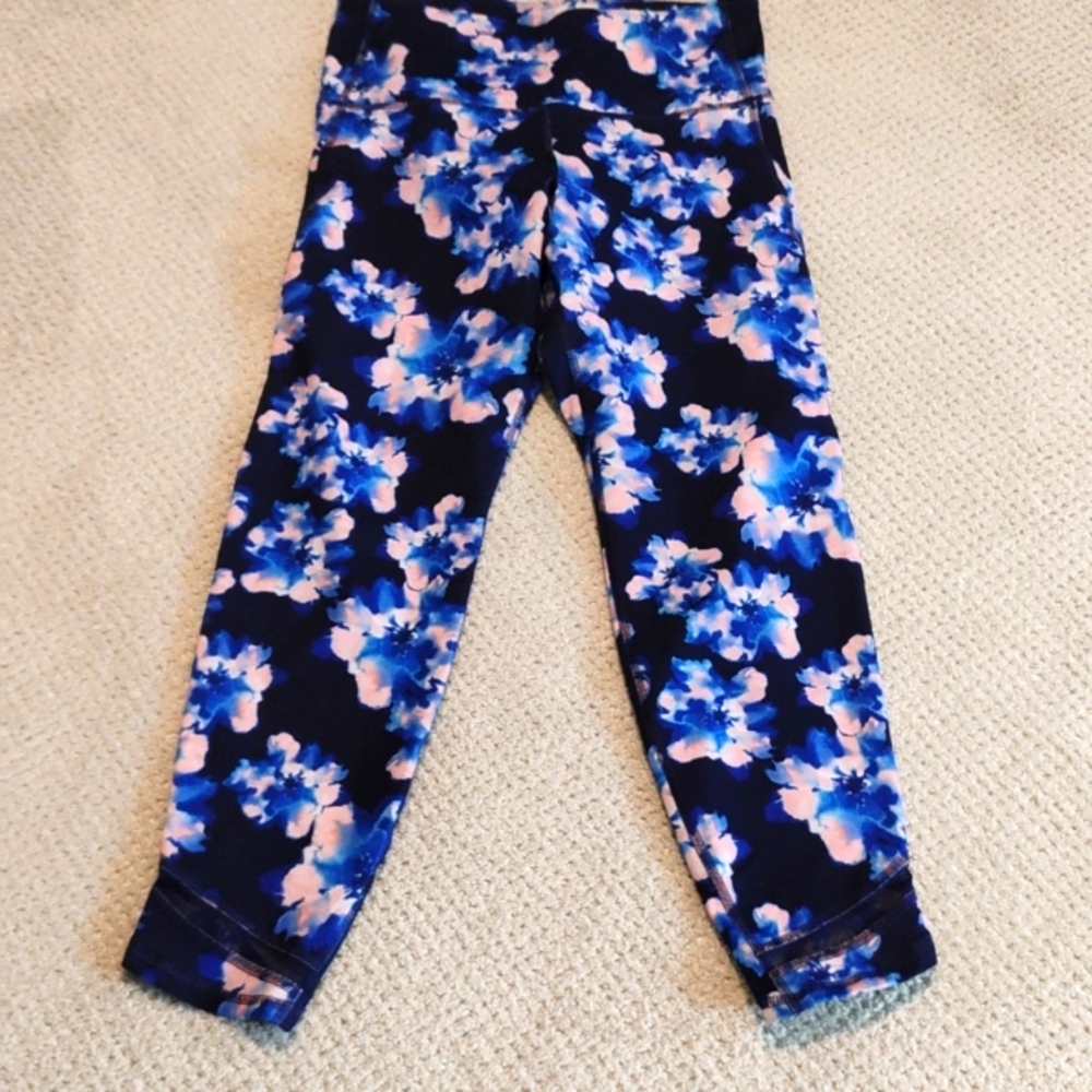 Old Navy Floral leggings size Medium